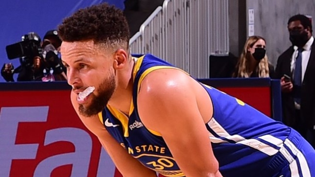 Stephen Curry volvió a superar los 30 puntos en triunfo de Warriors ante Clevelend