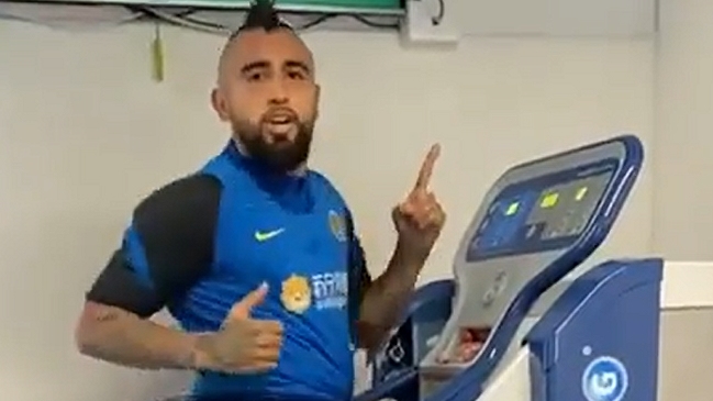 Arturo Vidal trabaja en su rehabilitación con tecnología de la NASA