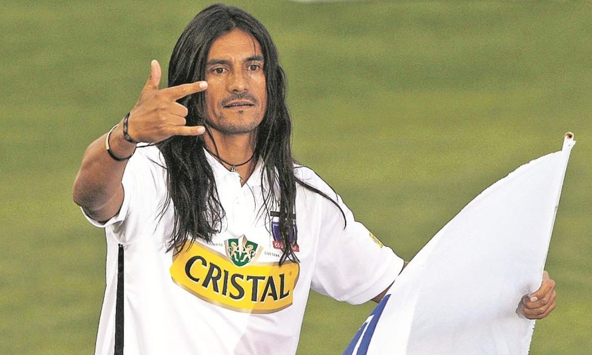 Gabriel “Coca” Mendoza llegó a la carretera y alentó a Colo Colo como un hincha más