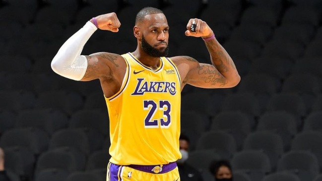 LeBron James tuvo nuevamente una jornada inspirada en victoria de Lakers ante Timberwolves