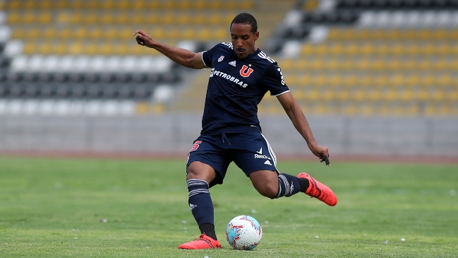 Día de despedidas: La U también oficializó la salida de Jean Beausejour