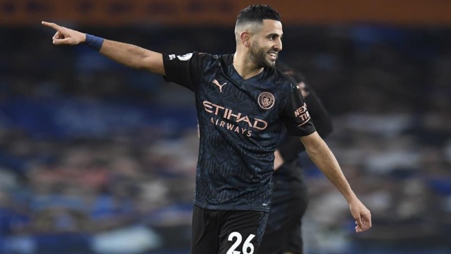 Manchester City se impuso a Everton a punta de golazos y alargó su distancia en el liderato