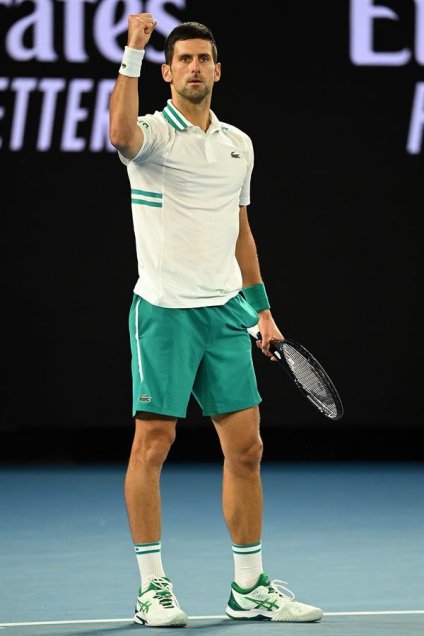 Novak Djokovic barrió con Karatsev e irá por su noveno título en Australia