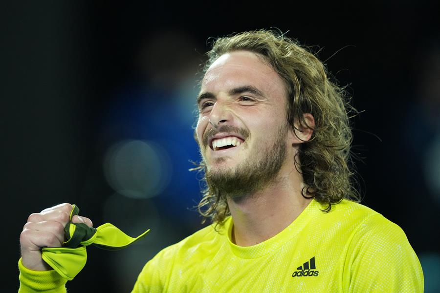 Daniil Medvedev y Stefanos Tsitsipas chocan por el paso a la final del Abierto de Australia