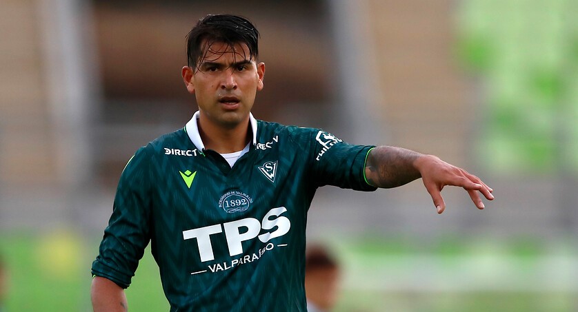 Enzo Gutiérrez dejó Santiago Wanderers y llegó a Universitario de Perú