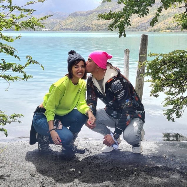 Las románticas vacaciones del “Mono” Sánchez con Yamila Reyna en Torres del Paine