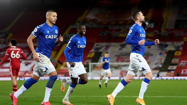 Richarlison y Gylfi Sigurdsson dieron la sólida victoria a Everton sobre Liverpool en Anfield