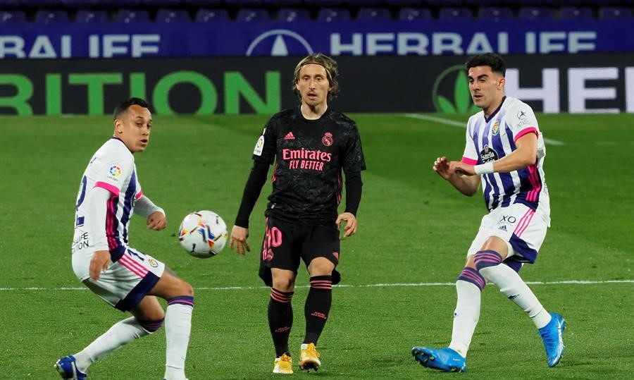 Valladolid de Fabián Orellana sigue en zona de descenso tras derrota ante Real Madrid