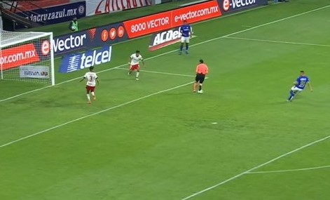 ¡No se puede creer! El increíble gol que Cruz Azul desperdició por culpa del árbitro