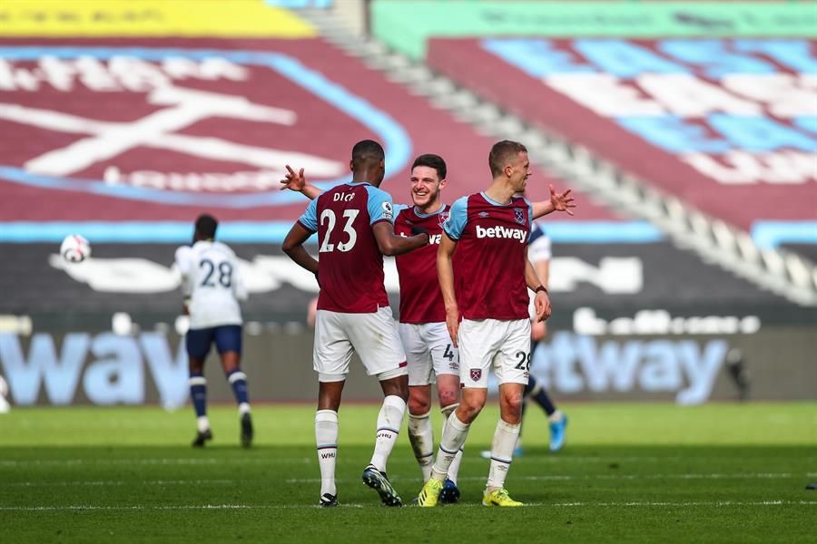 West Ham United tumbó a Tottenham y se metió a puestos de Champions en la Premier League