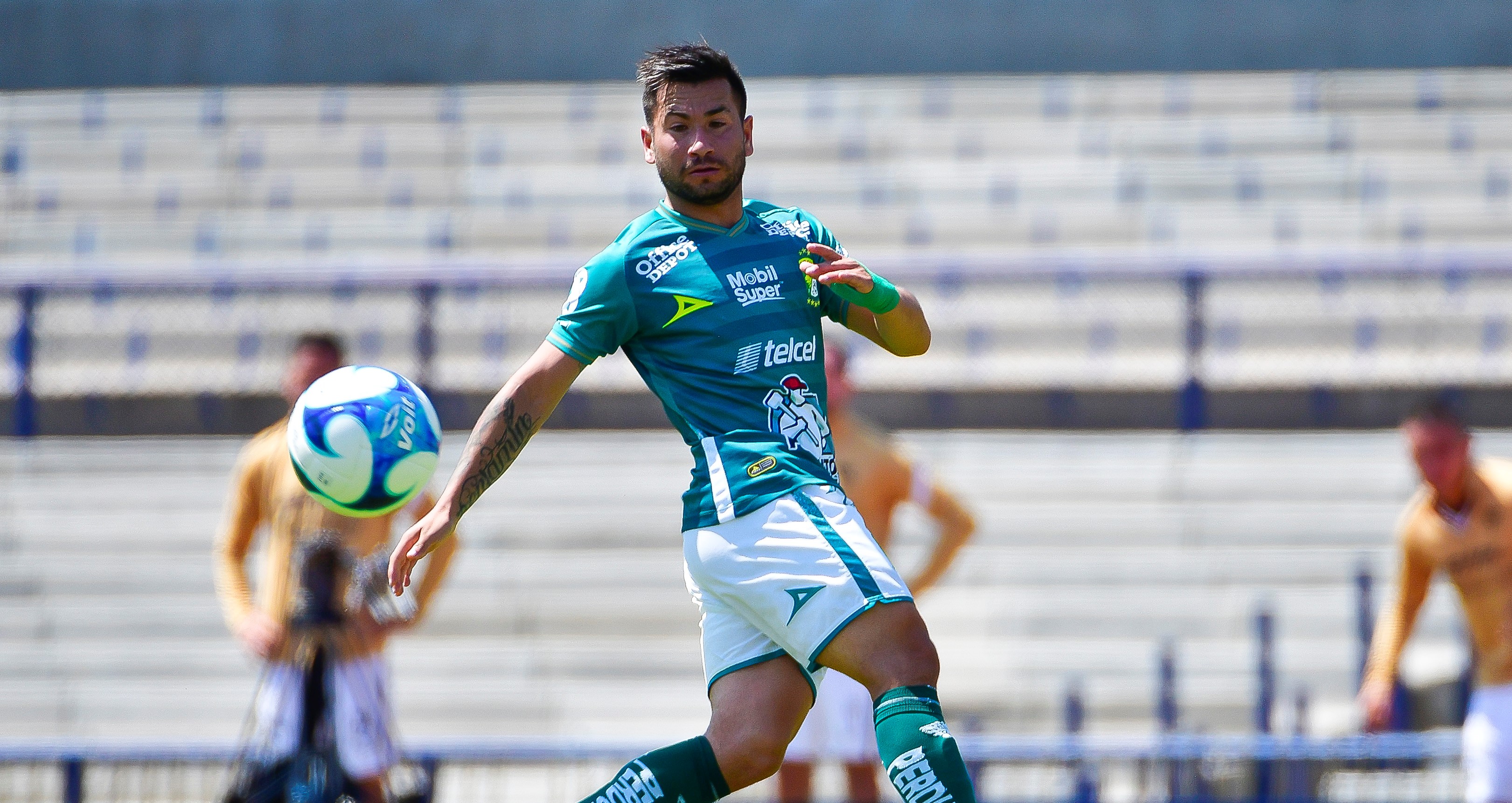 Jean Meneses se lució con precisa asistencia en triunfo de León sobre Pumas