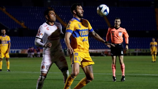 Gonzalo Jara y Esteban Pavez fueron titulares en derrota de Tijuana ante Tigres en México