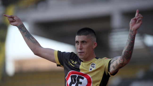 Unión Española oficializó la incorporación de Rubén Farfán