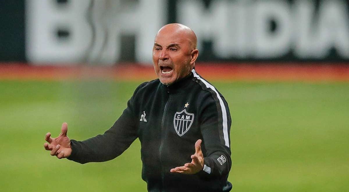 Eduardo Vargas se quedó sin técnico en Brasil: Jorge Sampaoli se despidió de Atlético Mineiro