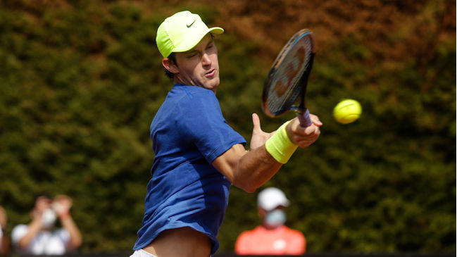 Nicolás Jarry tuvo debut triunfal y pasó a octavos en Córdoba tras dura batalla ante Jaume Munar