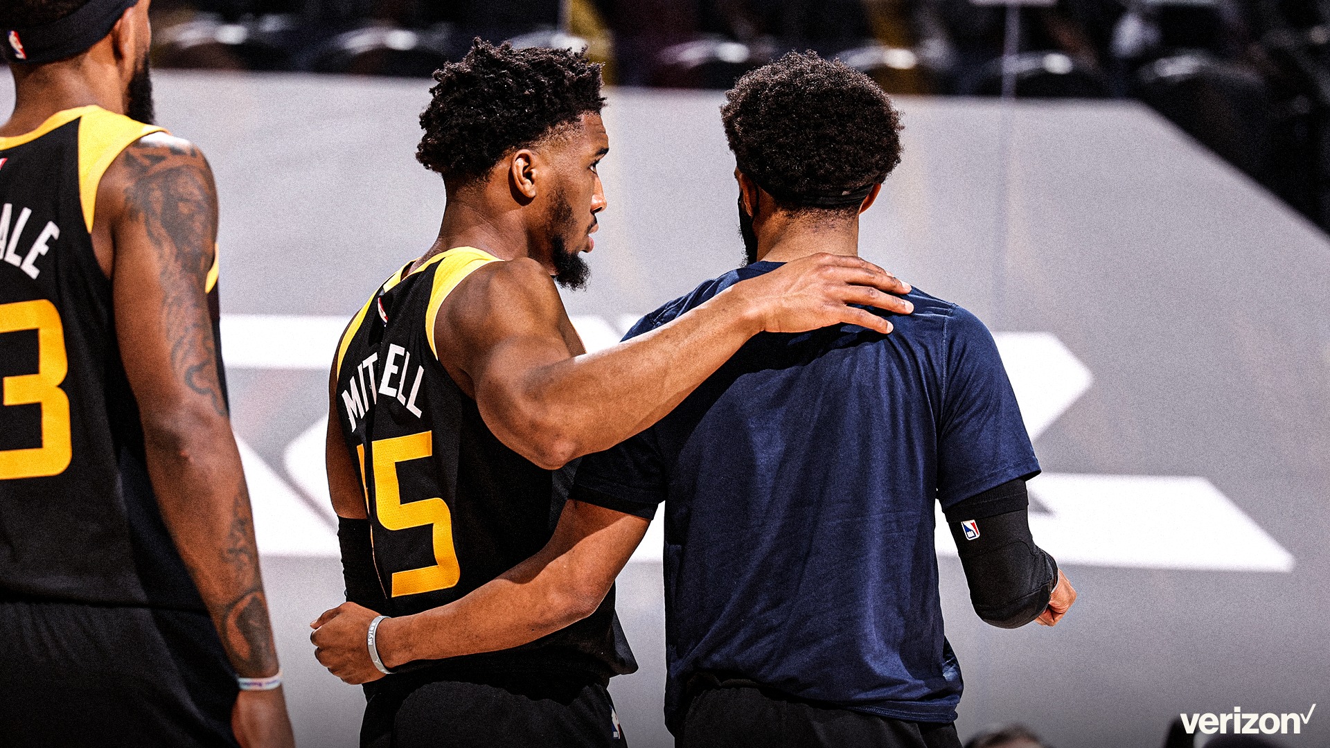 Utah Jazz confirmó su favoritismo con sólido triunfo ante los Lakers