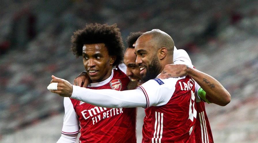 Ajax, Arsenal y Villarreal superaron sus llaves y avanzaron a octavos de final en la Europa League
