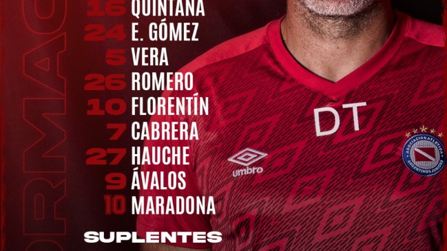 ¡Gran homenaje! Argentinos Juniors incluyó a Maradona en su formación ante Vélez