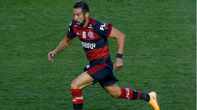ESPN eligió a Mauricio Isla como el mejor lateral derecho del Brasileirao
