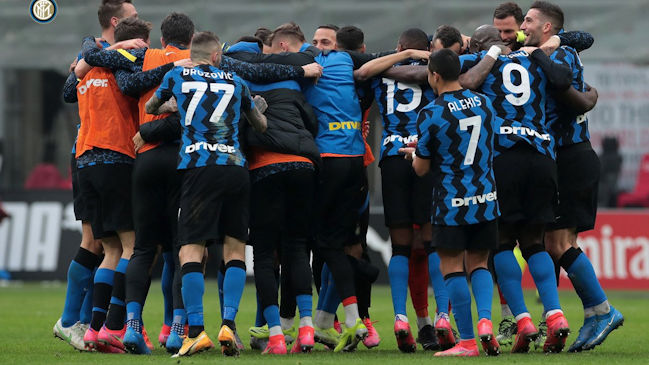 Inter de Alexis y Vidal se mide a Genoa buscando despegar en el liderato de la Serie A