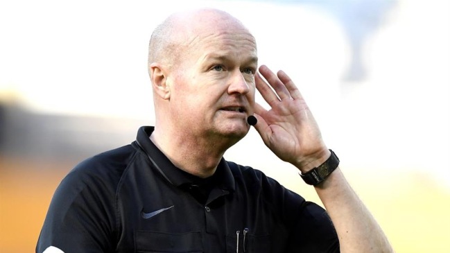 Arbitro inglés está en el “ojo del huracán” tras insólito gol anulado a Brighton