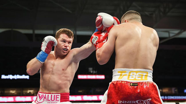 Consejo Mundial de Boxeo revisará reglas tras la paliza de Saúl “Canelo” Alvarez ante Avni Yildirim
