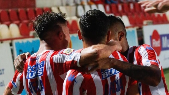 Unión Santa Fe remontó en la agonía ante Lanús en la Copa de la Liga Argentina