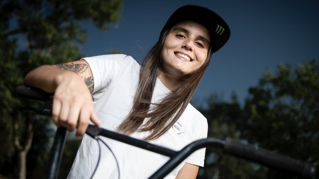 Macarena Pérez se lució con grandes acrobacias en California