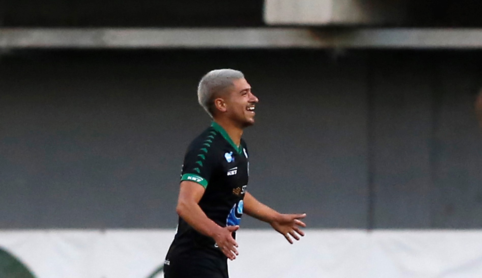 Byron Bustamante y su fichaje en S. Wanderers: Sentí que era el momento de dar el salto