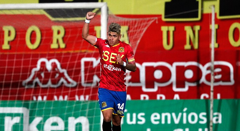 En Brasil aseguran que Internacional acordó con Unión Española el arribo de Carlos Palacios