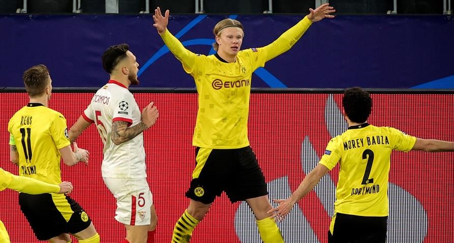 El doblete de Haaland para sellar la clasificación de Borussia Dortmund ante Sevilla en la Champions