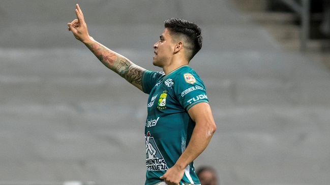 Víctor Dávila marcó un certero cabezazo y abrió el marcador para León