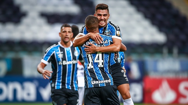 “Lo que juega este hombre”: Hinchas de Gremio llenaron de elogios a César Pinares