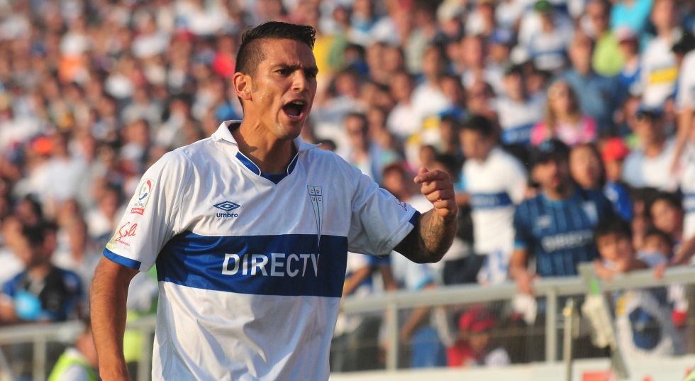 Universidad Católica le deseó una pronta recuperación a Mark Gonzalez por su infarto