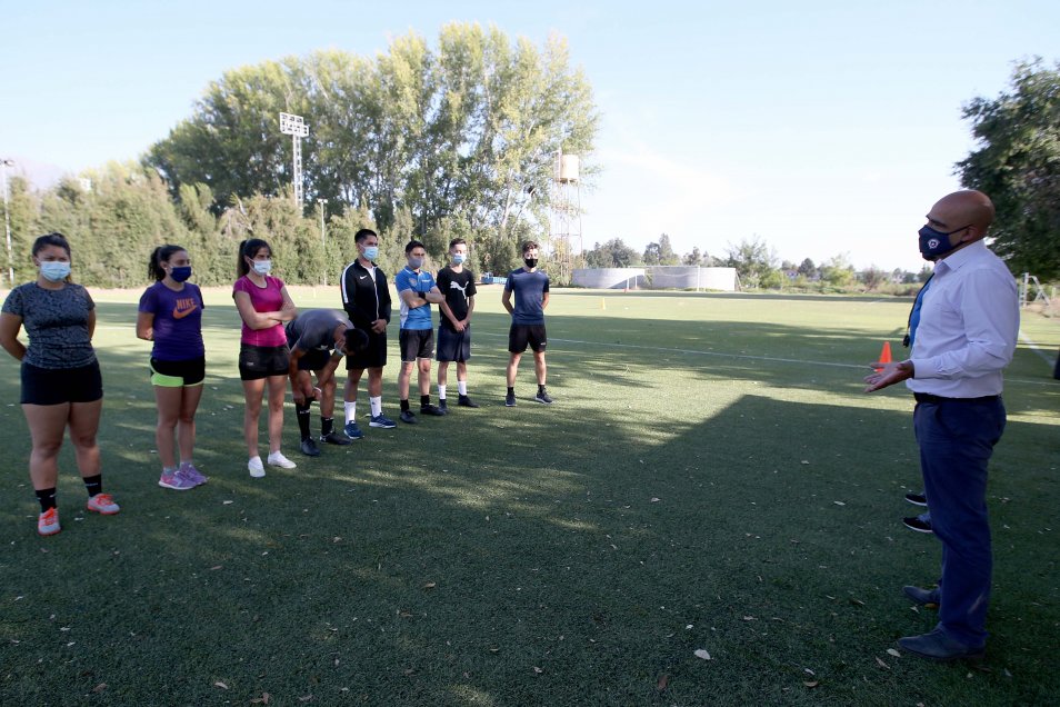 Con alta participación femenina: Postulantes a árbitros profesionales rindieron examen