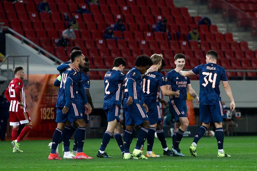 Arsenal sufrió para tomar ventaja ante Olympiacos en los octavos de la Europa League