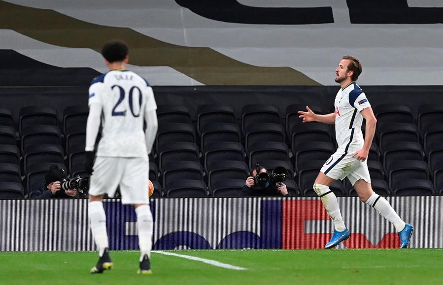 Harry Kane anotó un doblete ante Dinamo Zagreb y acercó a Tottenham a cuartos de la Europa League