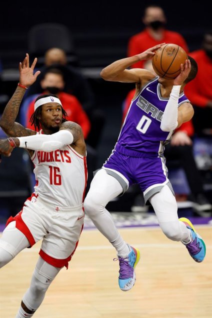 Sacramento superó a Houston en intenso partido de la NBA
