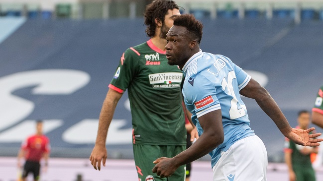 Lazio logró sufrida victoria ante Crotone de Luis Rojas en la Serie A