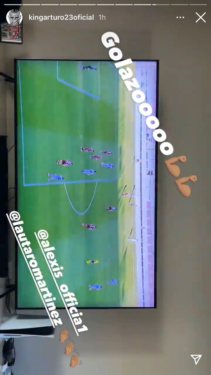 Arturo Vidal apoyó a sus compañeros de Inter y celebró la asistencia de Alexis