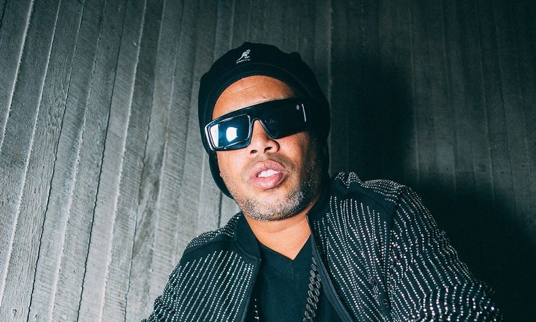 Amigos de Ronaldinho están preocupados por exceso de fiestas tras la muerte de su madre