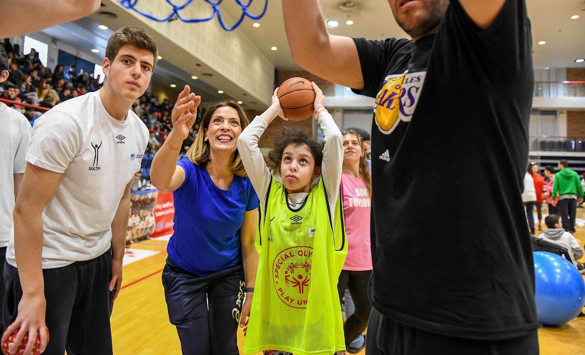 Convenio deportivo fomentará la inclusión de personas con discapacidad intelectual en el baloncesto