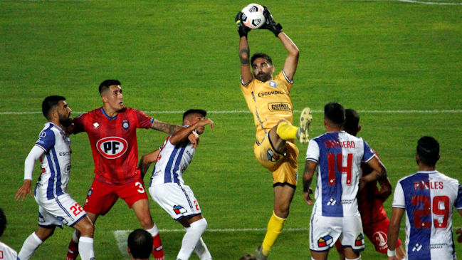 Huachipato golpeó en los descuentos a Antofagasta y tomó ventaja en Copa Sudamericana