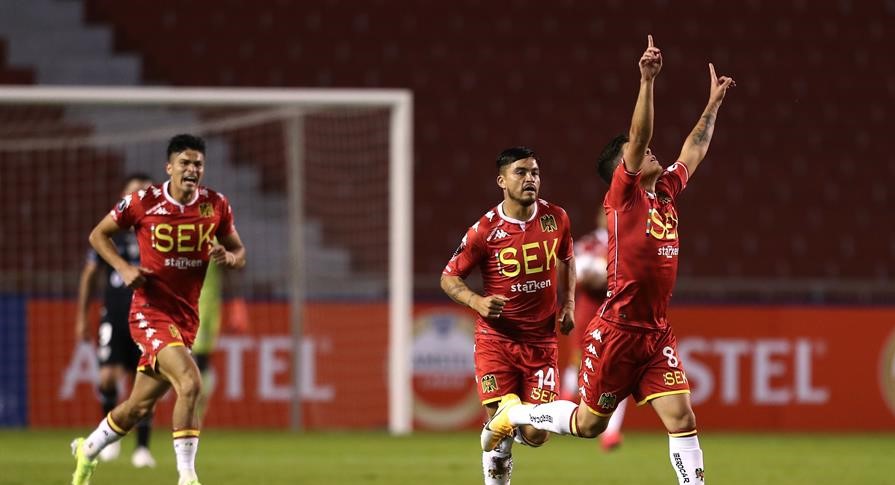 Víctor Méndez y Patricio Rubio ilusionaron a U. Española con sus descuentos ante I. de Valle