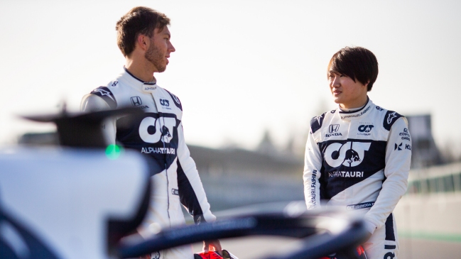 Yuki Tsunoda y Pierre Gasly probaron el monoplaza de AlphaTauri