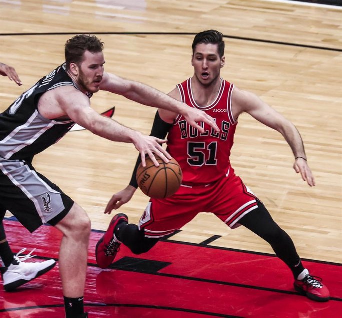 Los Spurs remontaron desventaja de 23 puntos para imponerse a los Bulls