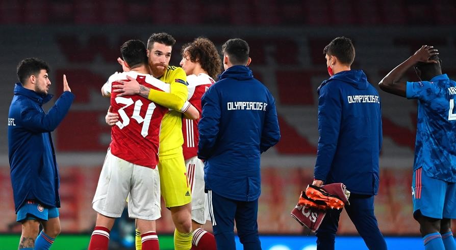 Arsenal avanzó a cuartos en la Europa League pese a derrota ante Olympiacos en Londres