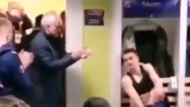 José Mourinho aplaudió al plantel de Dinamo Zagreb tras la eliminación de Tottenham