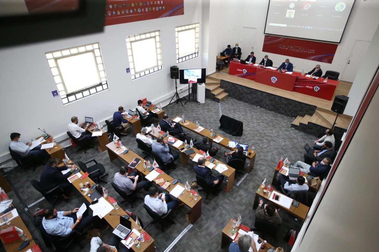 Consejo de Presidentes de la ANFP aprobó el ascenso directo para la Segunda División