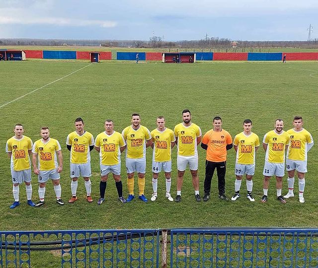 FK Dobrava-Zabar, el equipo serbio que imitó la insignia de Colo Colo